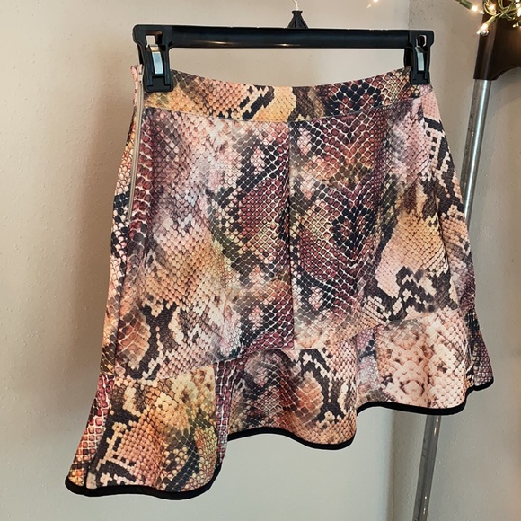 ✨Snake Skirt✨ - Picture 6 of 8